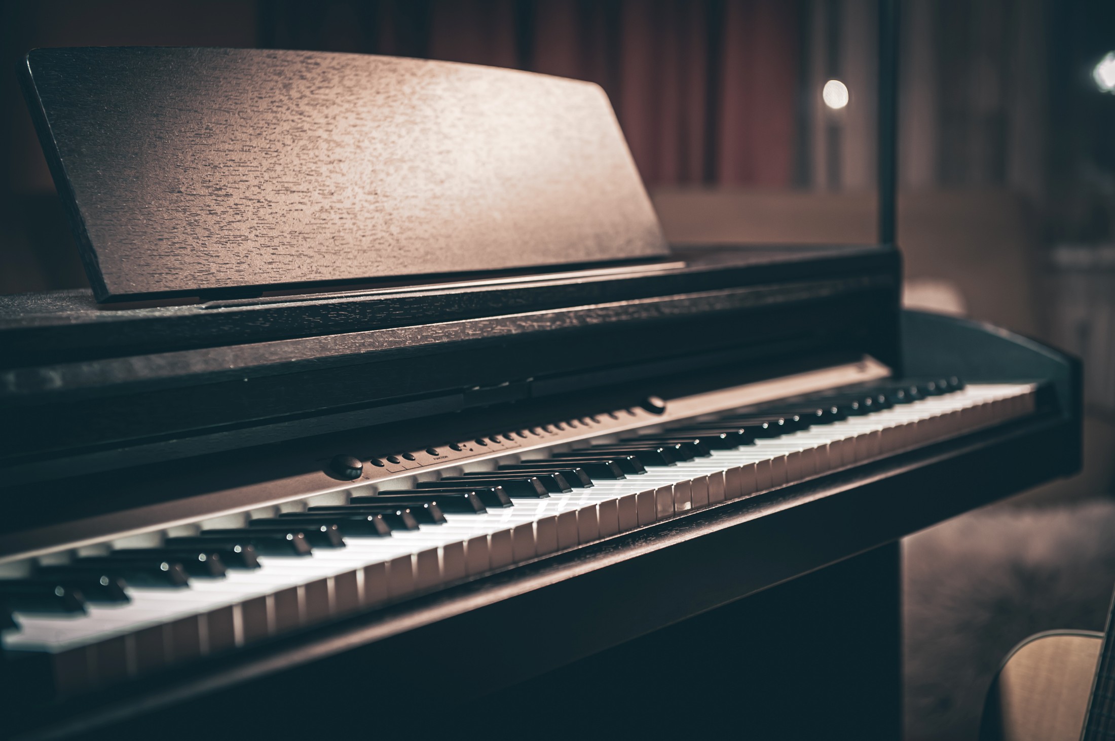 準備 ABRSM 考試要換琴嗎？考級鋼琴型號與練習需要